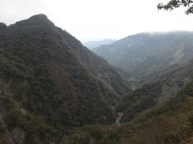 往小鬼湖沿途稜線風景