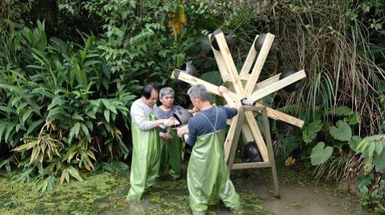 2019/04/03 Volunteer repair of waterwheel