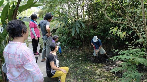 2019/07/12 Volunteers repair leaking water outlet